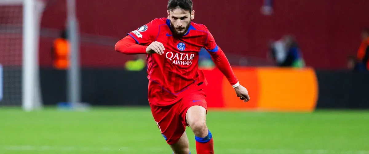 Khvicha Kvaratskhelia pronostic PSG - Rennes. Nous analysons cette rencontre de la 15e journée de la saison 2025/2026 de Ligue 1
