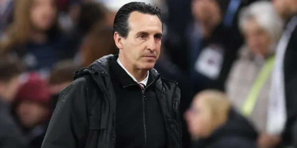Unai Emery pronostic Aston Villa - Manchester United. Nous analysons cette rencontre de la 17e journée de la saison 2025/2026 de Premier League.
